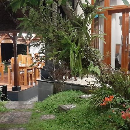 Munduk Aditya Homestay מראה חיצוני תמונה